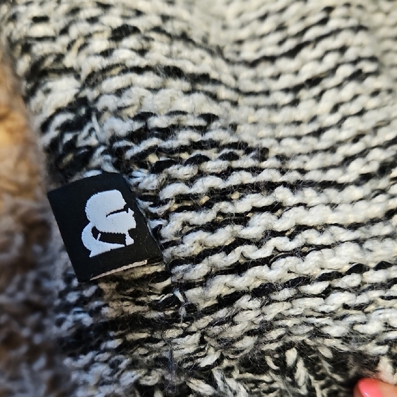 Karl Lagerfeld Cable Knit Balloon Sleeve Pullover Sweater - Picture 8 of 8